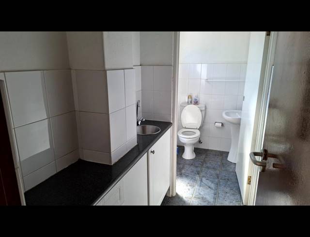 BUSINESS PROPERTY TO RENT IN GRAND CENTRAL